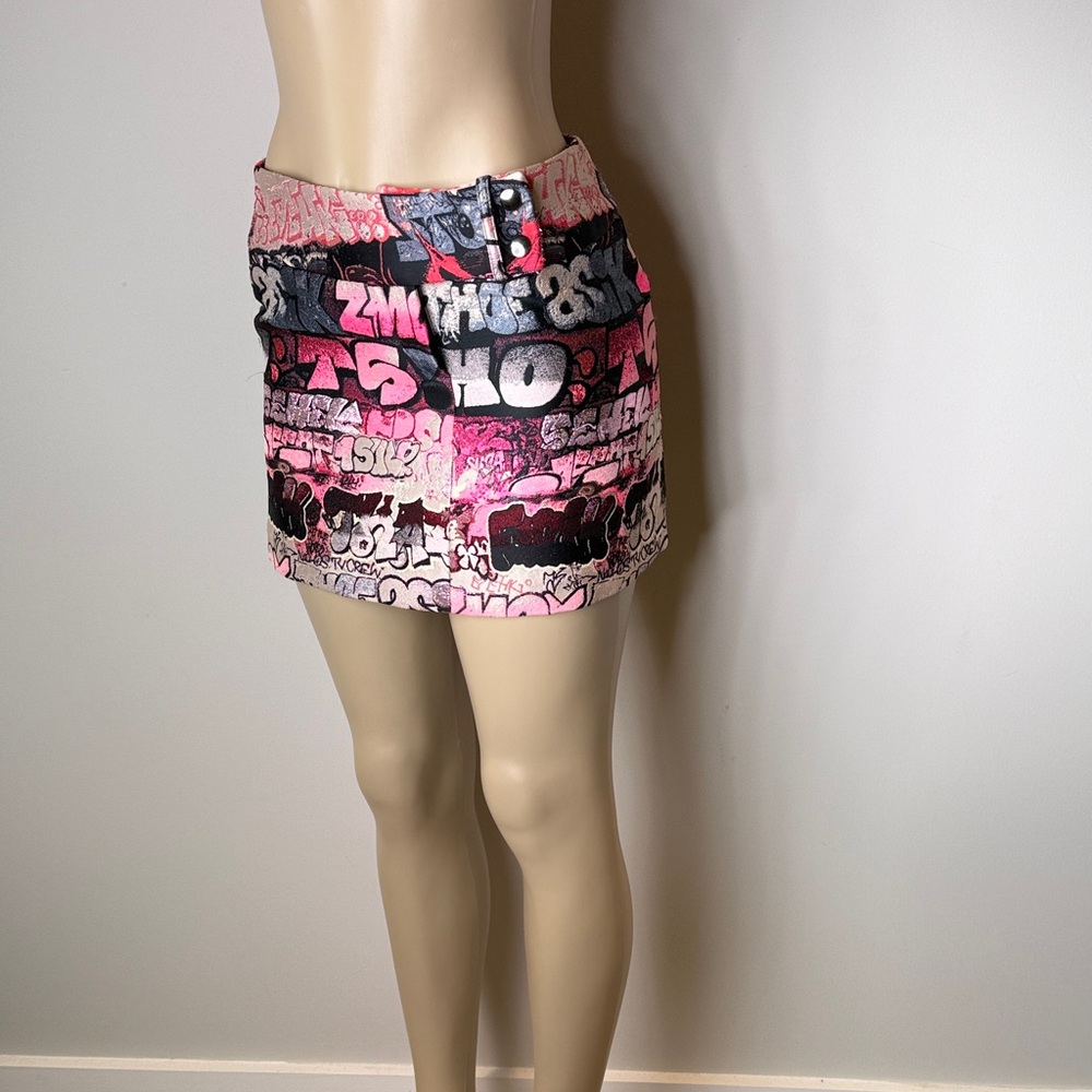 Pink & Black Graffiti-Print Mini Skirt - Picture 3 of 13